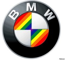БМВ влетела в автобусную остановку