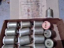 В 1984г. сделал кораблик с воздушным винтом. Моторчик, правда, был круглый - ДИ-1