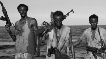 Какие это "ганские захватчики" это кадр из фильма "Капитан Филлипс" 2013 года )