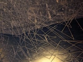 Обычный сбой в матрице)) Вот у меня вчера на лобовом стекле мороз узоры по линейке начертил.....................