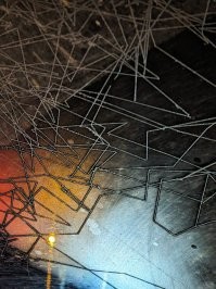 Обычный сбой в матрице)) Вот у меня вчера на лобовом стекле мороз узоры по линейке начертил.....................