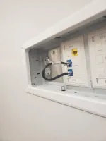 Вот это страшная месть сисадмину... 

Но вообще надо петлю подлиннее и спрятать в пучке кабелей.