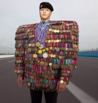 Не ищите здесь смысл. Здесь в основном маразм