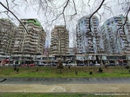 "забыть про строительство нового жилья и дорог, так как все ресурсы уходили на ДОТы."

Хрень-то зачем писать заведомую?

Дофига там массового жилья понастроено при социализме было. И "хрущевки" есть, и "брежневки" (ну, по типу). От прочих соцстран сходу и не отличить.