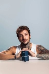 “месячные, не только для женщин." 
Бизнес на лохах всегда будет процветать, а любители хайпануть-одновременно  создают ненавязчивую рекламу...