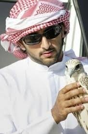 Bugatti предусмотрела четыре варианта размера кресел для покупателей разной комплекции, включая один для владельцев с редкими особенностями телосложения.(с)
Не стоило. Они ребята субтильные. Климат...