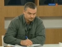 В Екатеринбурге росгвардейцы заставили студентов сломать четырехметровый снежный фаллос