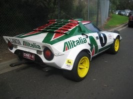 Я всегда считал Lancia Stratos HF САМОЙ КРАСИВОЙ РАЛЛИЙНОЙ МАШИНОЙ! Этот клиновидный силуэт - сама Скорость, воплощённая в металле!