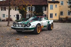 Я всегда считал Lancia Stratos HF САМОЙ КРАСИВОЙ РАЛЛИЙНОЙ МАШИНОЙ! Этот клиновидный силуэт - сама Скорость, воплощённая в металле!