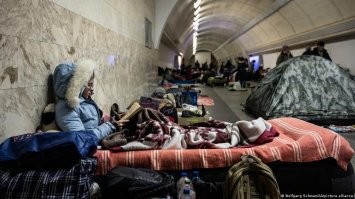 В Киевском метро тоже некоторые ночевать любят