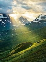 Чё за бред, аффтар? Какое, нахрен, полночное солнце?!

16. Полночное солнце в Сареке, крупнейшей в Швеции зоне дикой природы
