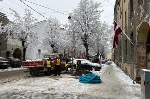 В Риге та же херня. Но деревья сажать продолжают.