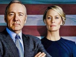 А меня эти две стервы жутко бесили, жена Декстера Рита Беннетт- Джули Бенц, и Клер Андервуд- Робин Райт.