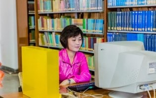 По-моему это классическая показушная фотка без системного блока компьютера.