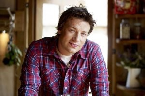 Она пытается делать свою передачу подражая Джейми Оливеру, но есть одно большое НО, она не Джейми Оливер и тут всё сказано.