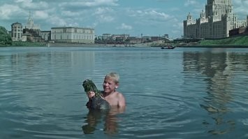 Да, не каждую бутылку, вынутую из водоема, стоит открывать.