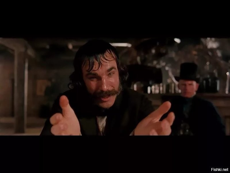 Модель чудом спаслась после того, как её снесло волной