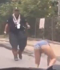 А я то думал, чего это так машина на неровностях раскачивалась...