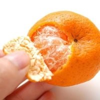 Уточните, 300 грамм очищенных или с кожурой?