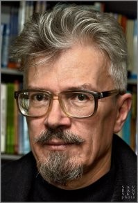 Как минимум один человек знает, кто такой Эдичка. 
Для всех остальных,  кому Эдичка Лимонов как Тутанхамон.