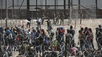 ""Eсть мигранты, например, в США, которые занимают позиции в Силиконовой долине и являются учеными и профессорами""

Да да у соседа и трава зеленей)