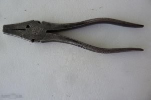 ИнстрУмент нужОн ещё...