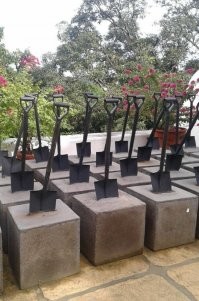 Лопаты прораба Артура.