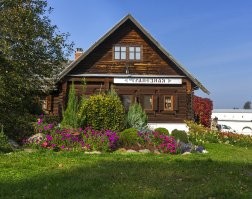 Ну Трапезная это совсем не питерский "бренд. Вот Суздаль например. Много где есть.