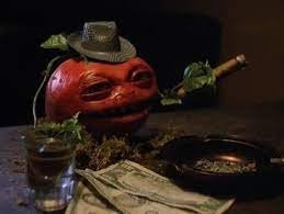 Астронавтам удалось найти в космосе потерянный помидор