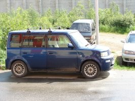 моя, была! четкая машинка!  леворульный аналог  Scion XB для американского рынка  но то фигня,  праворульный японец Toyota BB полноприводный, и полностью оцинкованный!