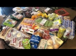 Самое смешное,что это правда. Магазинам и производителю  нафиг надо платить за утилизацию, поэтому  перед окончанием срока годности отдают "на благотворительность" в фудбанки.  И там действительно можно взять бесплатно мраморную говядину(если повезет)..