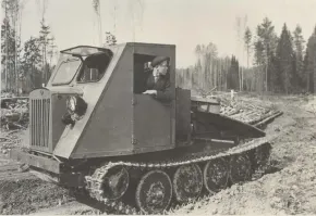 Трелёвщик Т-4. Самый ходовой в лесном хозяйстве и лесной промышленности СССР. Фильм "Девчата" практически документальный, что касается леспромхозов, их оснащения и устройства. Ну, а любовь и того достовернее. Потом пойдут более совершенные трелёвочные трактора, такие, как ЛХТ-55.