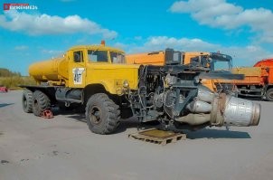 Какой нафиг курятник, перекреститесь, это Горыныч - Аэродромный снегоочиститель ВВП КРАЗ с реактивным двигателем, там на выходе больше 600 градусов.
Курятник вы могли греть УМП-350 на базе ЗиЛ-131.