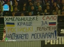Сколько живу, всегда удивляюсь вот этой манере западников противопоставлять одно другому и таким образом разжигать  конфликты.

И хмельницкое сало, и русские пельмени хороши, но каждый по-своему. Из-за чего хохлы просрали страну? Да вот именно из-за этого, от нежелания сотрудничать и получать взаимную выгоду.

Отчего Гитлер просрал войну, напав на СССР? Да потому, что противопоставил "чистых арийцев" и весь остальной мир. Остальной мир, поняв, к чему идёт, собрался вместе и навалял Гитлеру.

Нужно было жизненное пространство - так обратись к истории! Всего за 200 лет до Гитлера проблему жизненного пространства для немцев совершенно мирным образом решила Екатерина II.

Но нет же, Гитлер назначил одних граждан Германии людьми, а других - унтерменшами, в итоге начал ломиться в открытые двери, всё испортил, и в итоге закономерный финал - сошёл с ума застрелился.