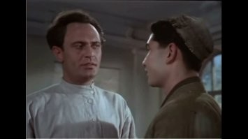 Подростки потушили Вечный огонь снежками