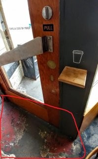 Ресторан?
ТС, ты на помойках питаешься?