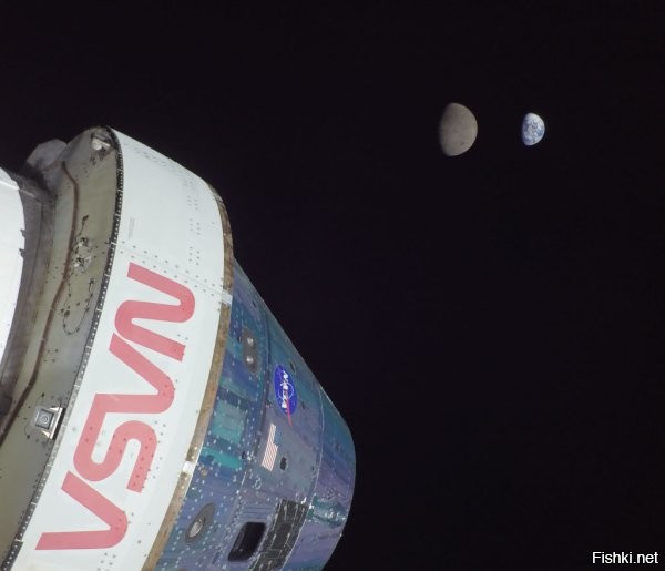 Юпитер в инфракрасном диапазоне

Корабль Орион на фоне Луны и Земли

Спутник Юпитера Ио сфотографированный станцией Juno

Облака Юпитера со станции Juno

Молнии спрайты

Спутник Сатурна Елена, сфотографированный станцией Кассини