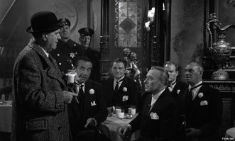 №2  Ну хорошо хоть не похоронное бюро. )))) Наверное там подают кофе... ирландский кофе, ямайский кофе? И музыканты не хуже?