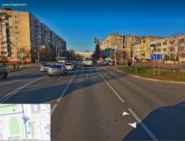 Похоже даже с полосы для поворота налево.