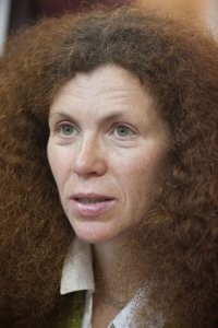 Дебил, ты хоть знаешь, кто эту фразу придумал, про первого убитого русского в 16 лет?
Это враньё "журнашлюхи" Латыниной, которой вообще верить нельзя.
Ты хоть головной мозг включай прежде, чем помогать распространять антироссийскую пропаганду страшной подпиндосовки-ублюдихи. 
Вот твоя кумирша: