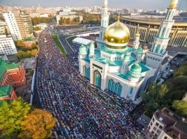 Представить только, если все эти выйдут в защиту своих единоверцев. Менты сами веру поменяют
