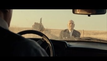 Напомнило другое. Есть такой фильм "Дом" 2011 реж. Погодина, так вот, там в финале один пенсионер-инвалид знал, что сделать с ящиком динамита.