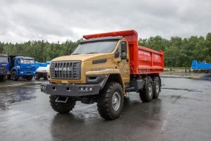 Видел в живую много раз, катаются на строительстве трассы. В живую выглядит бомбически, картинка даже не передает.