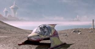 Я думаю, скопировать Сейко проблем не составило бы. А можно было бы и реально фантастический макет соорудить, со всякими экранчиками и лампочками.В те времена уже могли всякий фантастический антураж делать.