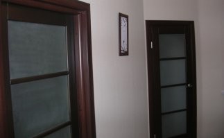 Из таких как в самом начале сделал себе в прихожую. На первом фото, на фото 2 они же в интерьере