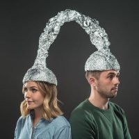Значит чипов, чо вставляли с вакциной, вышки 5G не справляются. Я понял, шапочки из фольги-это сила...
