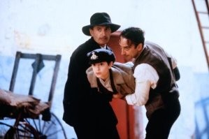 Жаль не упомянули фильм "Мафия Джейн Остин" 1998г, пародия на "Казино" и "Крёстный отец".