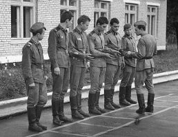 Интересно,в современной армии осталась эта процедура?