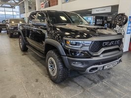 Машина конечно красивая и прикольная, но мне как то больше нравиться RAM TRX. По характеристикам они схожи, но РАМ интересней выглядит.  Это на мой взгляд, а так на вкус и цвет все фломастеры разные