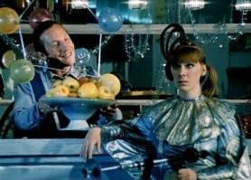 Старые новогодние фильмы СССР! Можно смотреть и смотреть.
"Снежная сказка" 1959
"Вечера на хуторе близ Диканьки" 1961
"Зигзаг удачи" 1968
"В тринадцатом часу ночи" 1969
"Эта веселая планета" 1973